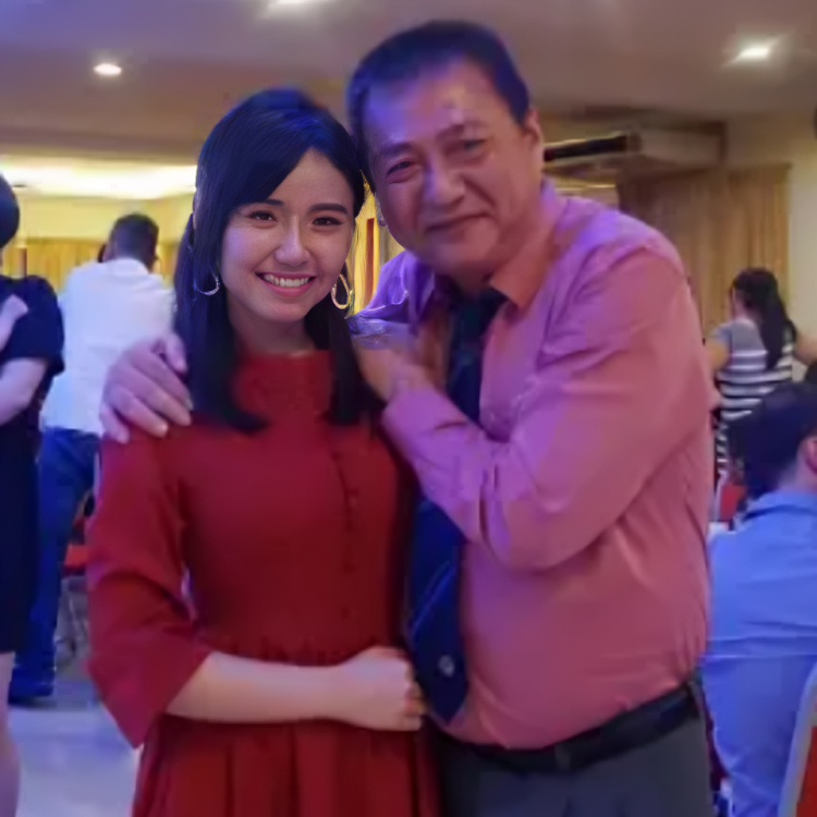 Siow Wei with her father, Aloysious Siow Wei Ming.